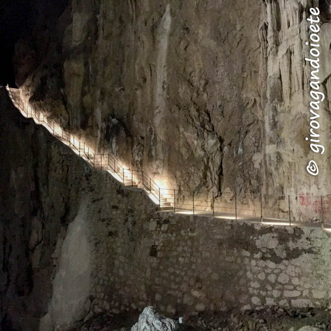 la-slovenia-sotterranea-le-grotte-di-san-canziano